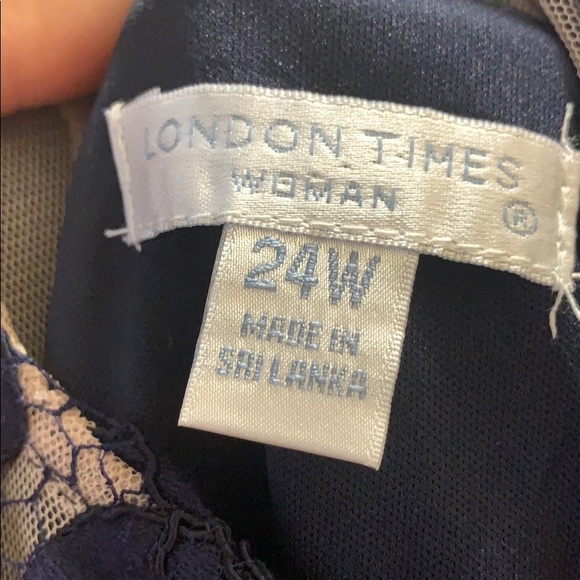 Plus size, navy blue with lace! - Picture 5 of 9